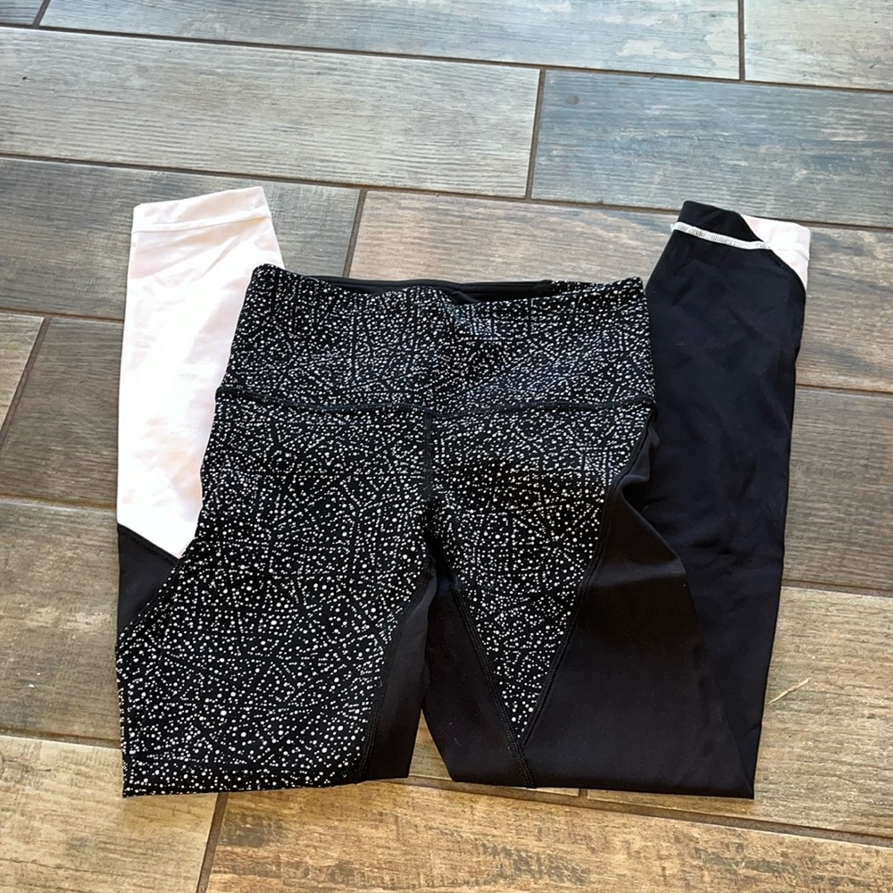 Lululemon Train Times Leggings 25’ white/ black color block